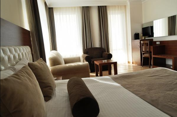 The Corner Park Hotel